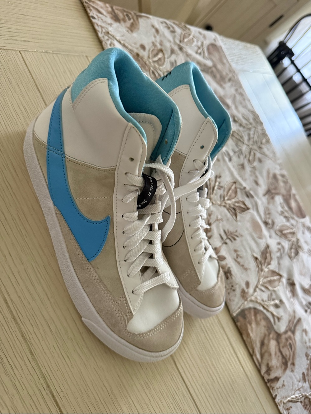 Nike Mid-Top Sneakers in White and Teal Blue